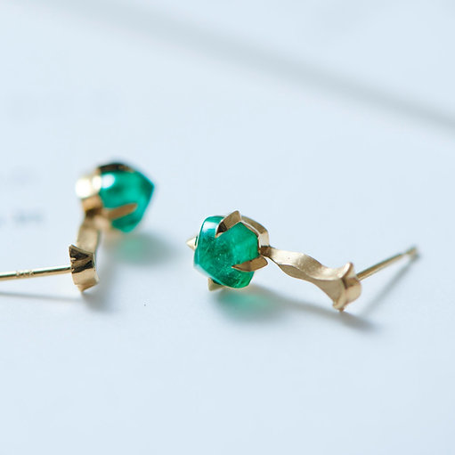 Tinge Sugarloaf-cut Emerald Earrings